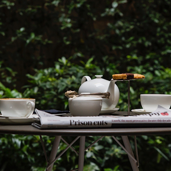 Coffee and tea in the courtyard of the Mercer Hotel Barcelona 